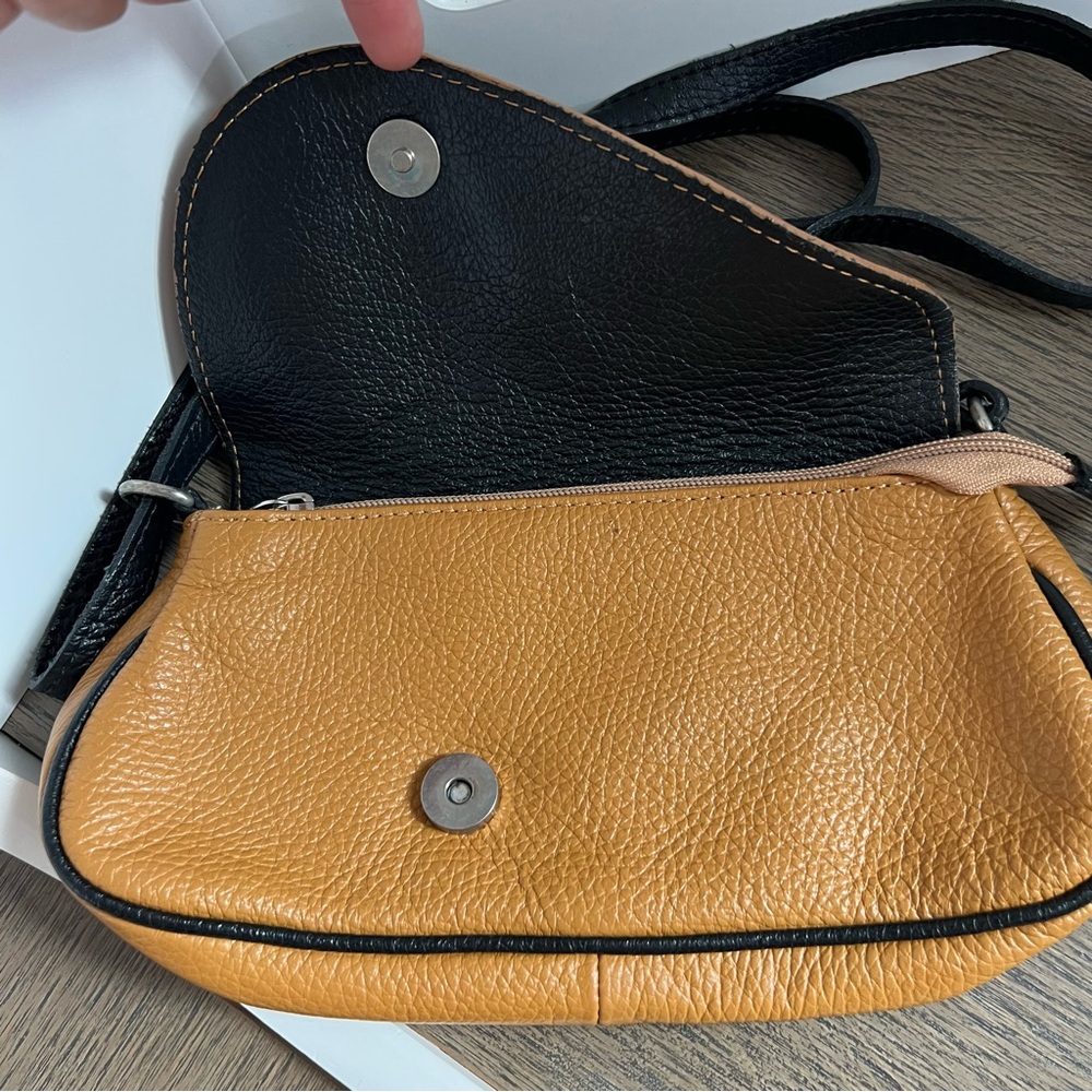 Borse In Pelle Pebbled Leather Orange Cognac Asymmetric Saddle Shoulder Bag - Picture 5 of 13